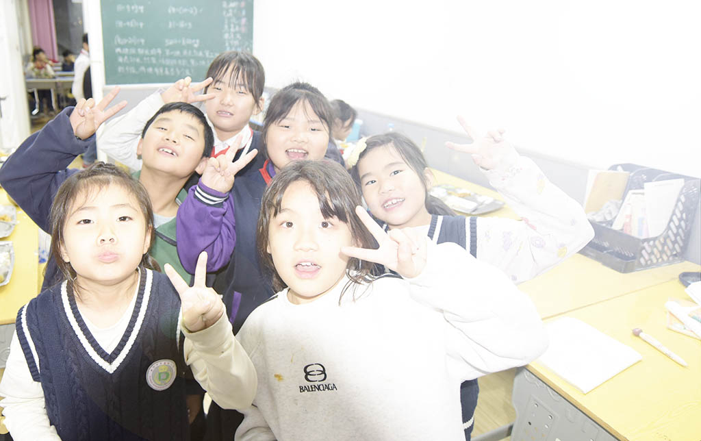 热爱学习团结同学待人礼貌